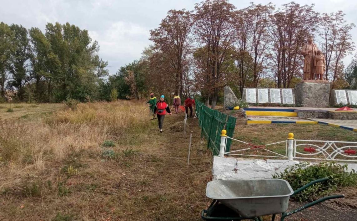 У Потічанському та Першолиманському старостинських округах дбають про благоустрій громадських місць