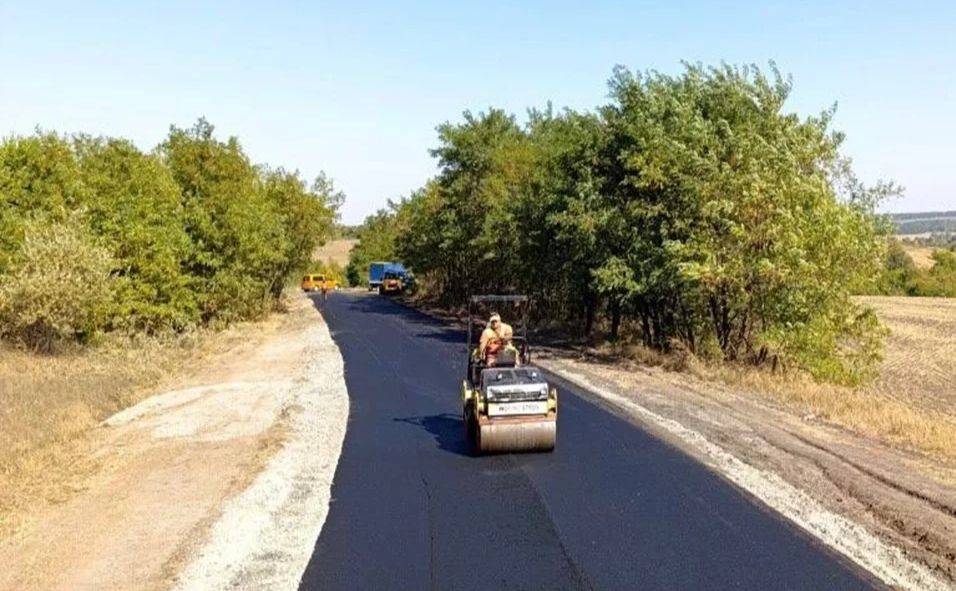 За минулий тиждень на Полтавщині відновили майже 7 тис. м² доріг