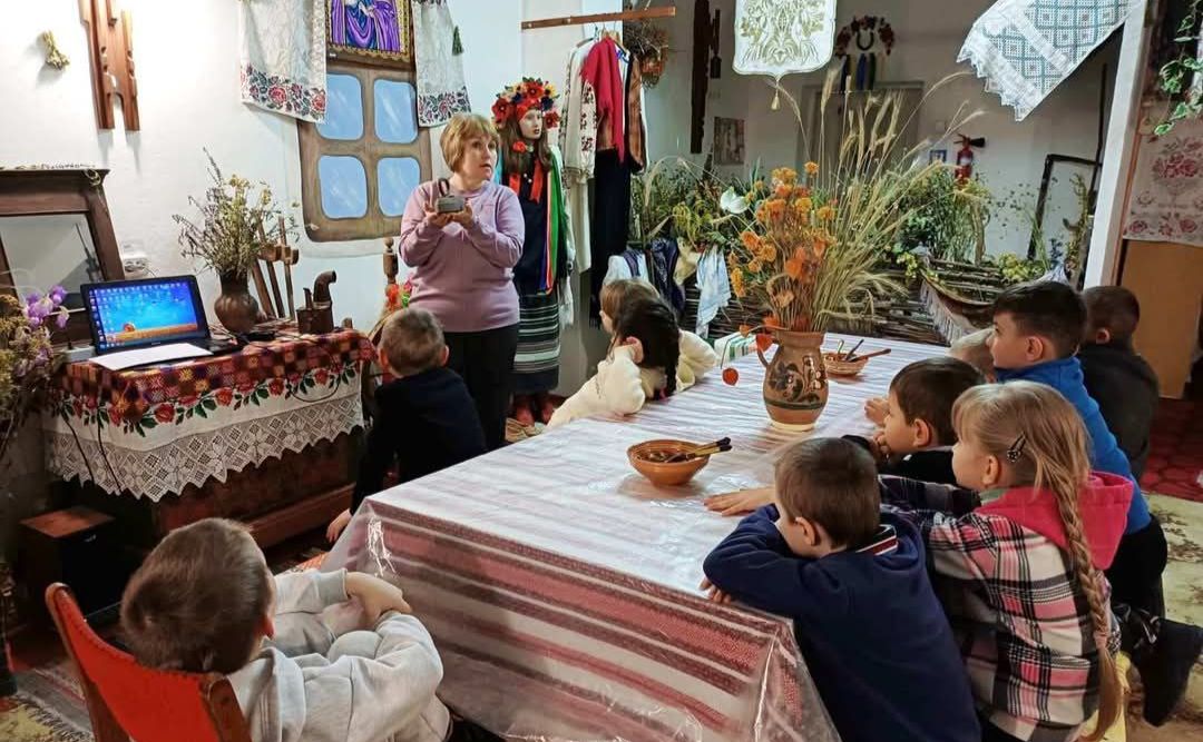 Школярів познайомили з традиціями Різдва