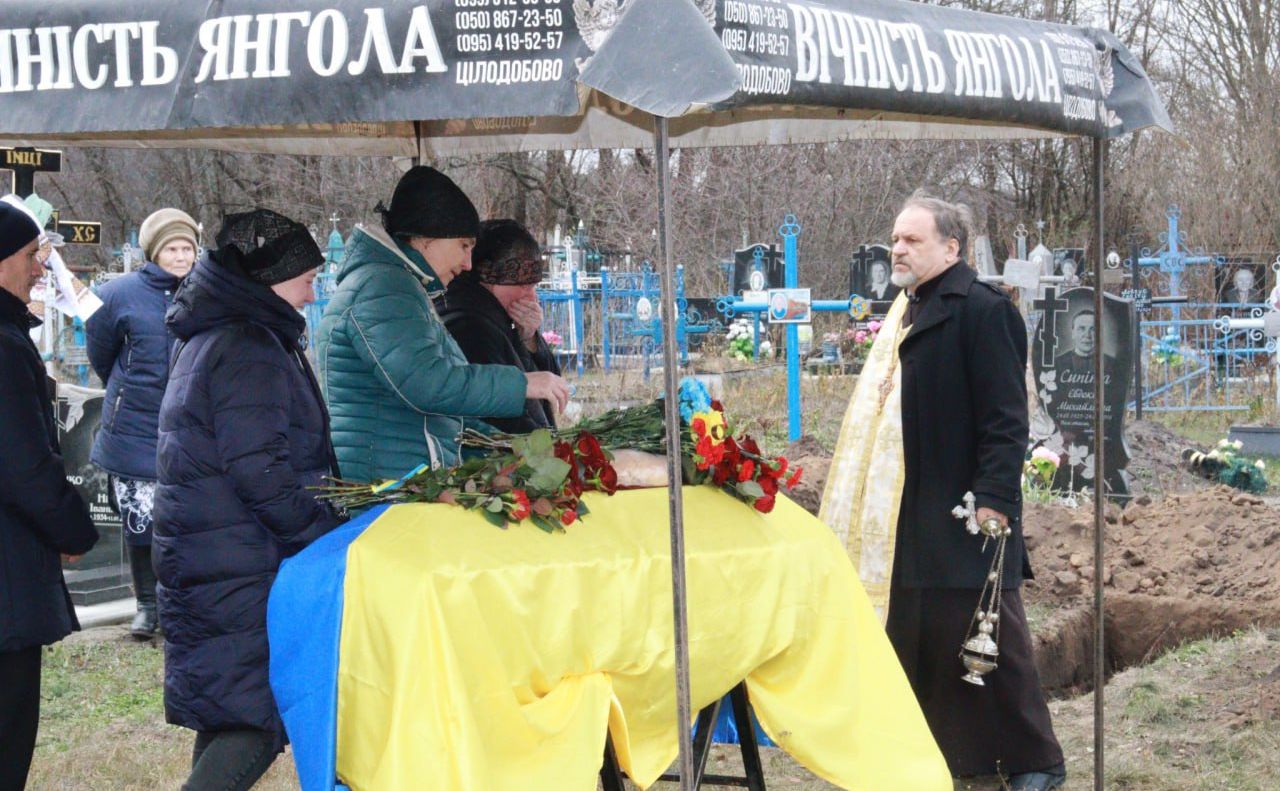 У Шевченковому провели в останню путь гранатометника Миколу Писаренка