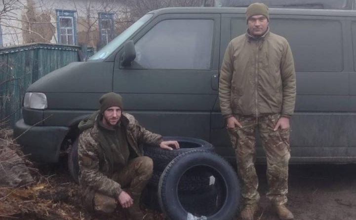 Волонтери та земляки допомогли військовому Михайлу Бондарчуку зібрати кошти на нові шини