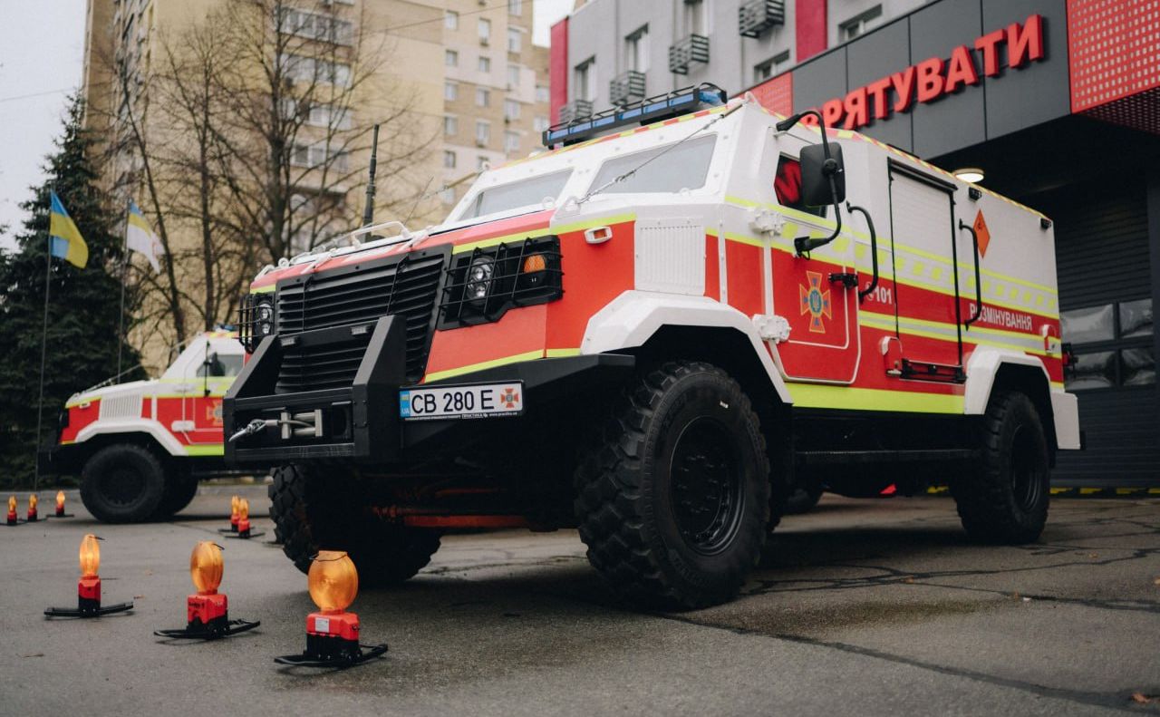 Словенія надала Україні машини для розмінування