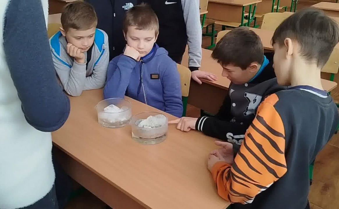 Екосвідома учнівська молодь закликає відмовлятися від поліетиленових пакетів