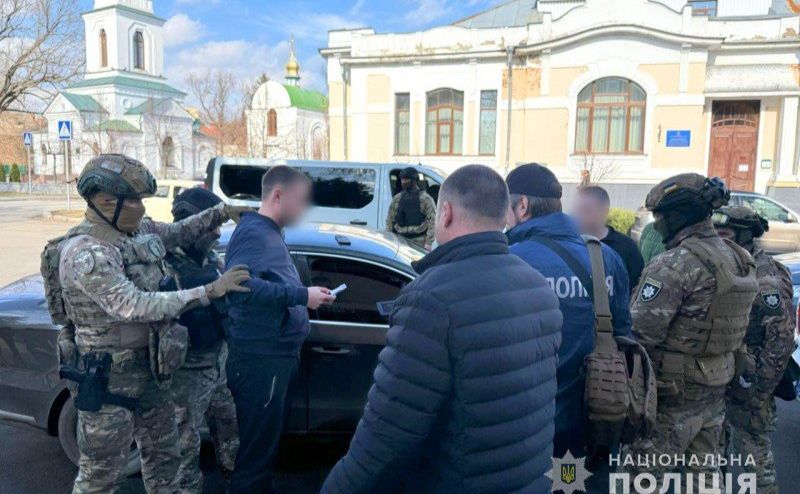 У Полтаві поліція затримала адвоката за вимагання хабаря з військовозобов’язаного