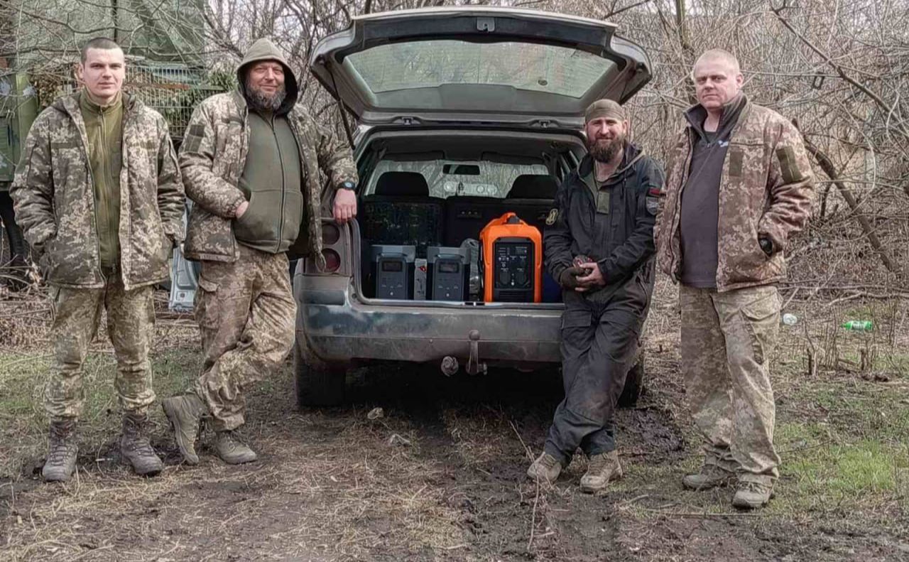 Морпіх Зубченко — із зарядними станціями на фронті