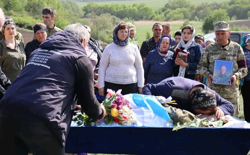 У Братешках попрощалися з захисником Олександром Шарлаєм