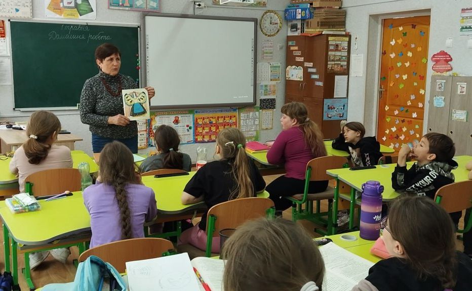 Бібліоподорож для малобакайських школярів
