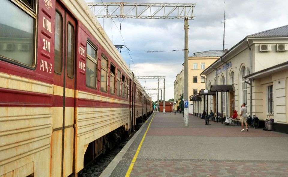 Укрзалізниця скоротить маршрути двох приміських потягів, що курсують Полтавщиною