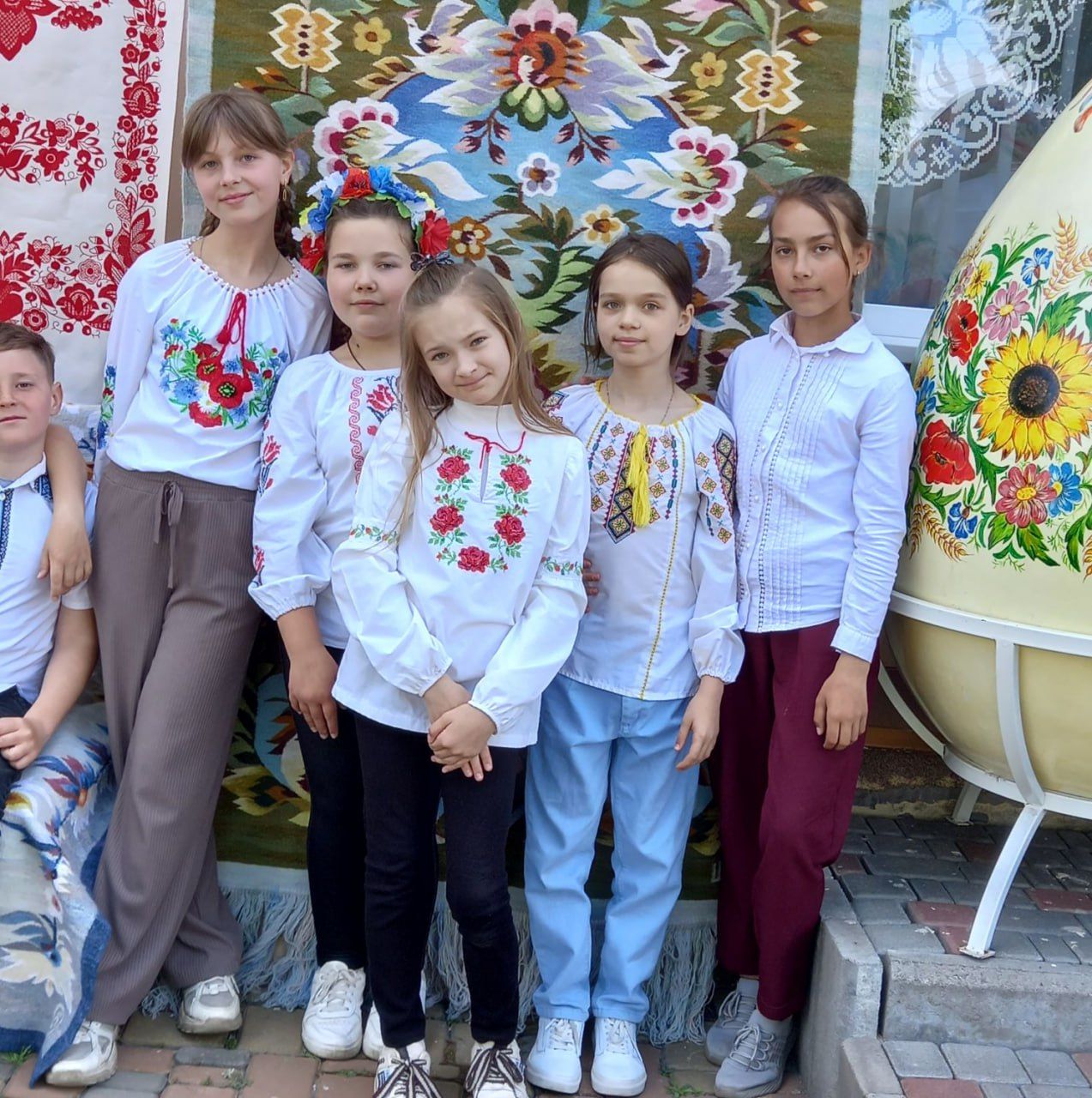 Решетилівський ліцей запустив челендж до Дня вишиванки
