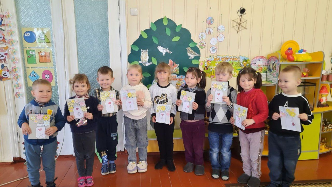Вихованці Решетилівської філії ПОЕНЦУМ власноруч створили подарунки для матусь