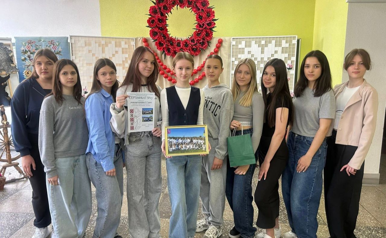 «Моя вишиванка — мій оберіг»: у Решетилівці визначили переможців фоточеленджу