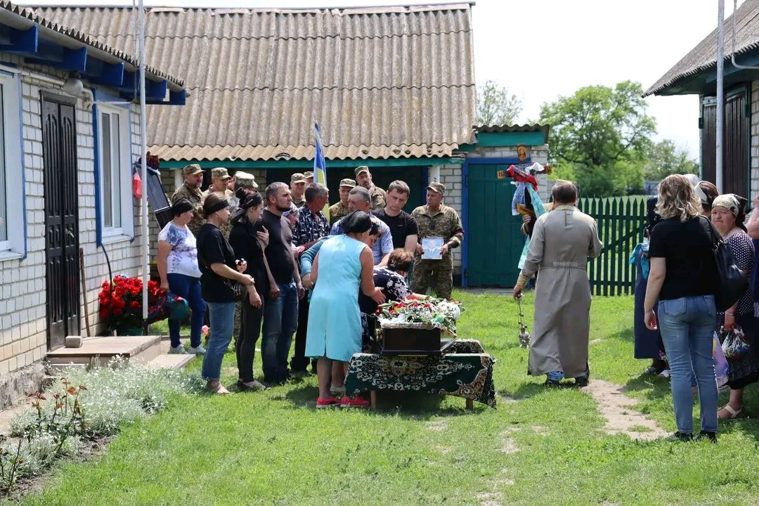 На вічний спочинок повернувся полеглий Вадим Мотріченко