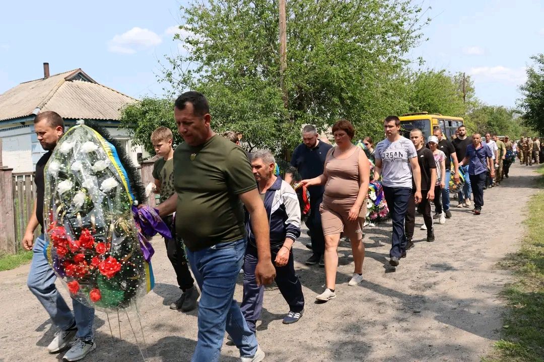 На вічний спочинок повернувся полеглий Вадим Мотріченко