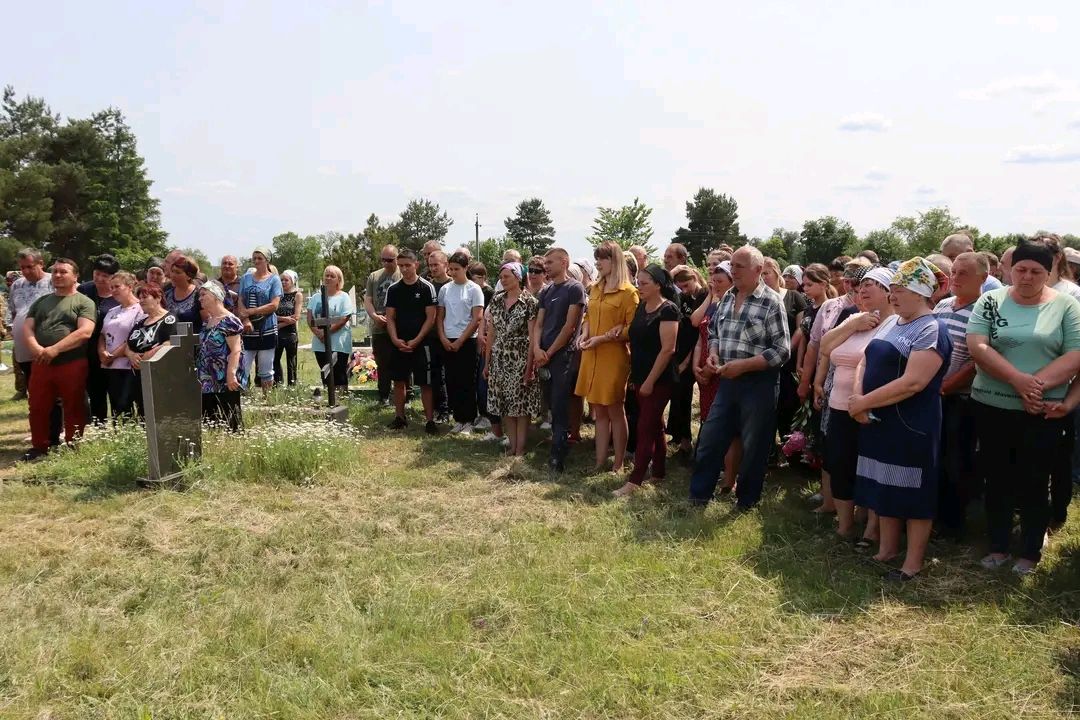 На вічний спочинок повернувся полеглий Вадим Мотріченко