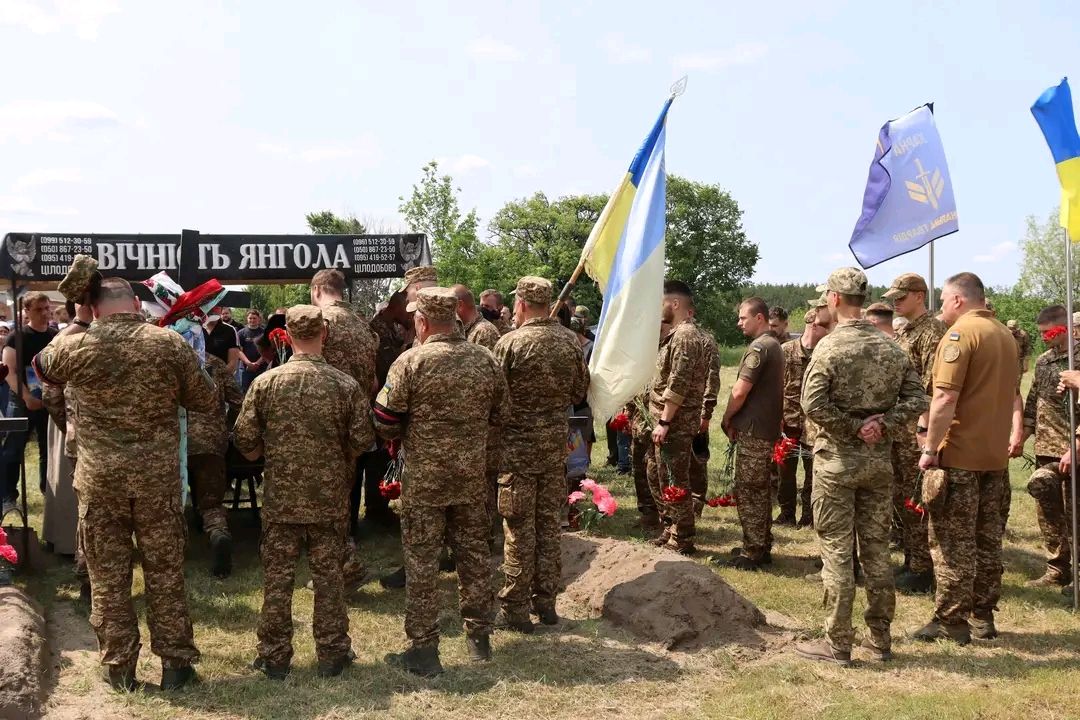 На вічний спочинок повернувся полеглий Вадим Мотріченко