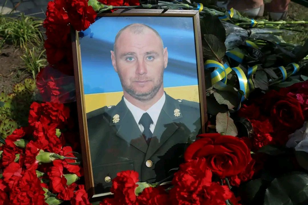 На вічний спочинок повернувся полеглий Вадим Мотріченко
