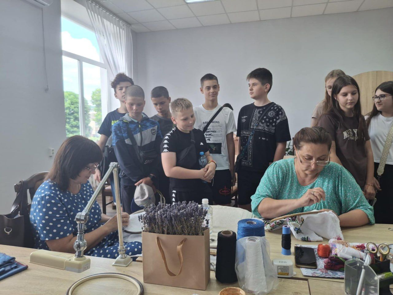 Школярі відвідали Всеукраїнський центр вишивки і килимарства