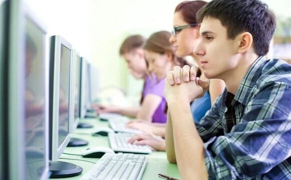 На Полтавщині 90% зареєстрованих випускників взяли участь у НМТ