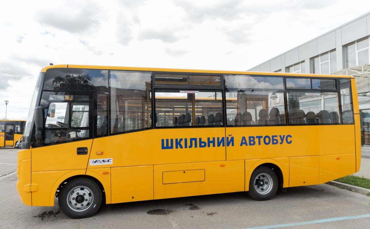 В автопарку Піщанської школи — новий автобус