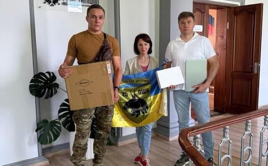 Олександр Біленький та Оксана Дядюнова придбали для військового комп’ютерну техніку