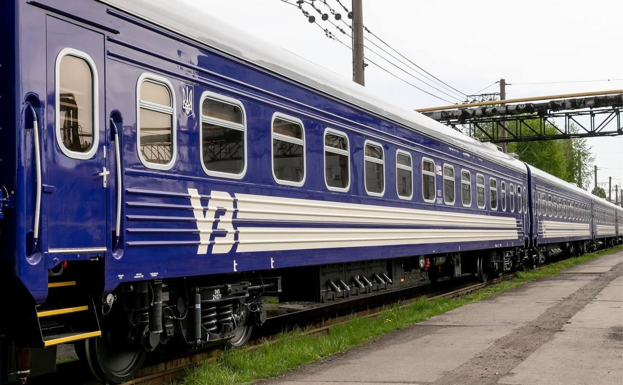 Укрзалізниця відправила в рейс ще 4 новенькі вагони