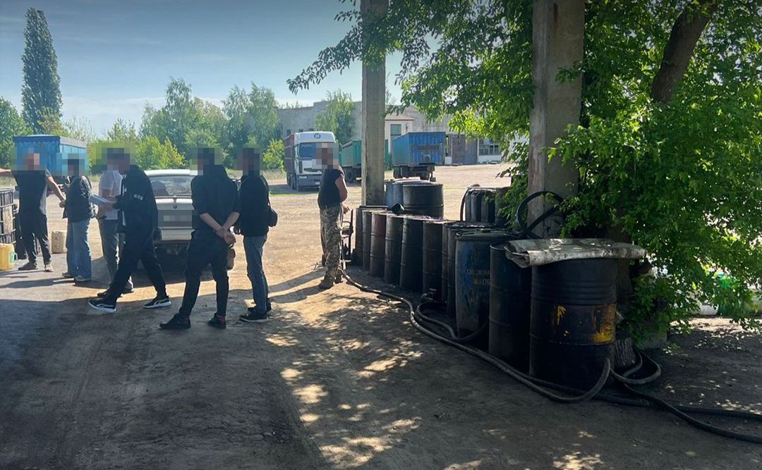 На Полтавщині судитимуть чоловіка за нелегальний продаж пального