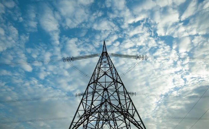 Енергетики закликають ощадливо використовувати електроенергію в години пік