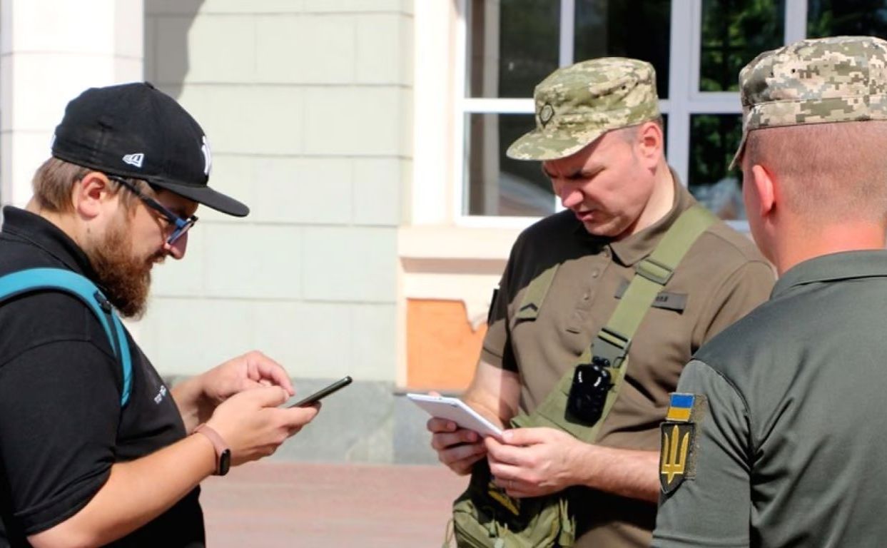 З 1 вересня всі працівники ТЦК та СП зобовʼязані носити бодікамери