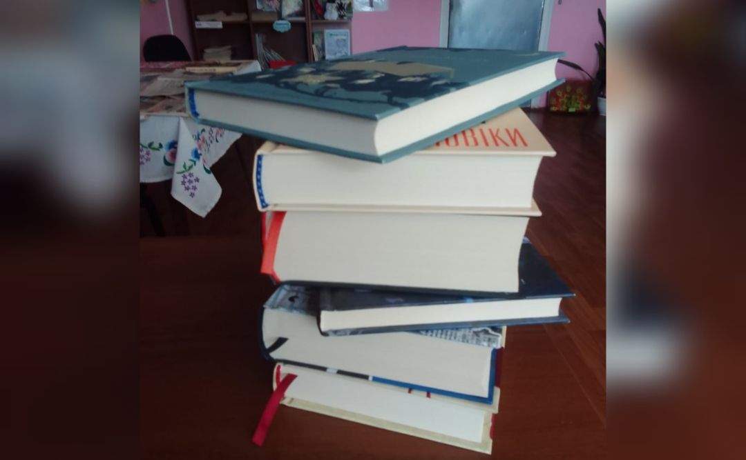 У Покровській СБФ триває акція «Подаруй бібліотеці книгу»