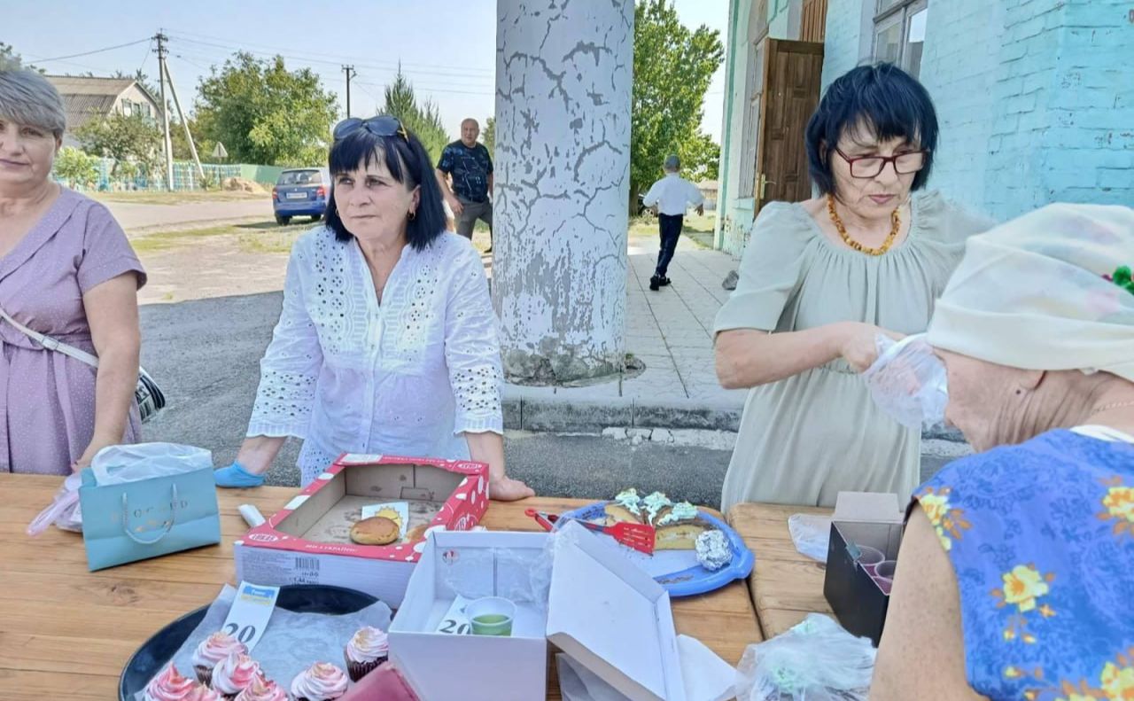 У Калениках зібрали майже 15 тисяч на підтримку ЗСУ