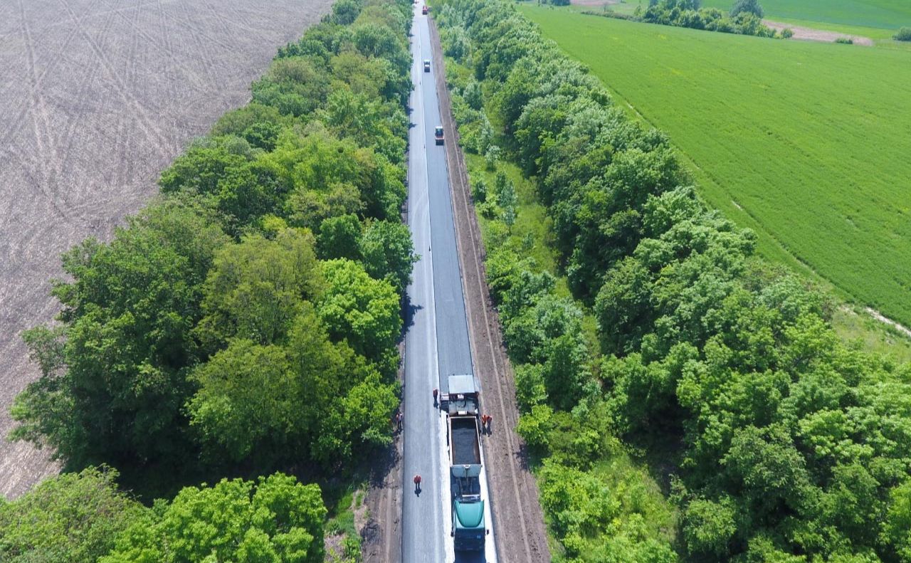 За тиждень в області відремонтували понад 8 тис. м² місцевих доріг