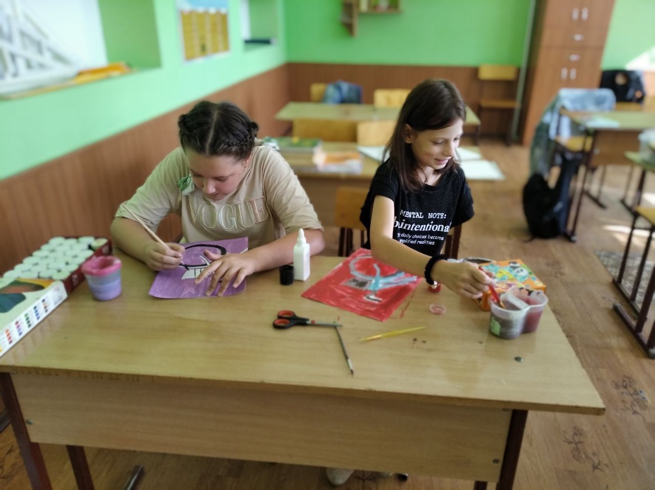 Вихованці гуртка «Хоббі ART» опановують мистецтво паперопластики