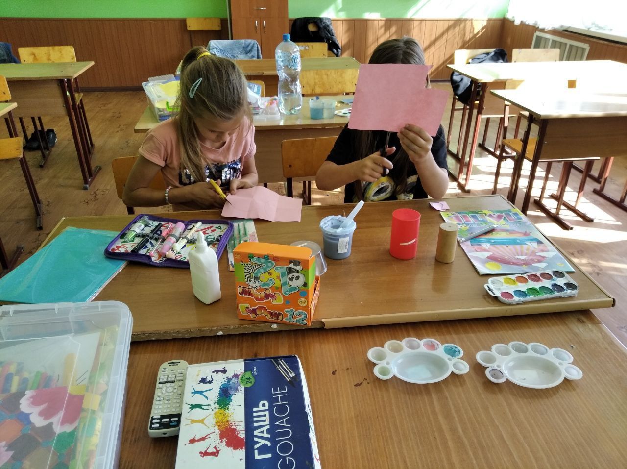 Вихованці гуртка «Хоббі ART» опановують мистецтво паперопластики