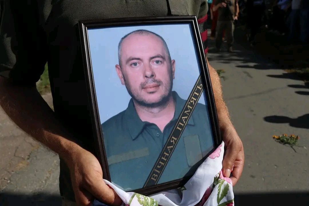 У Решетилівці провели в останню путь Захисника України Олександра Паламаря