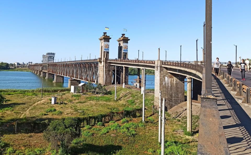 У вихідні та в понеділок перекриють рух Крюківським мостом