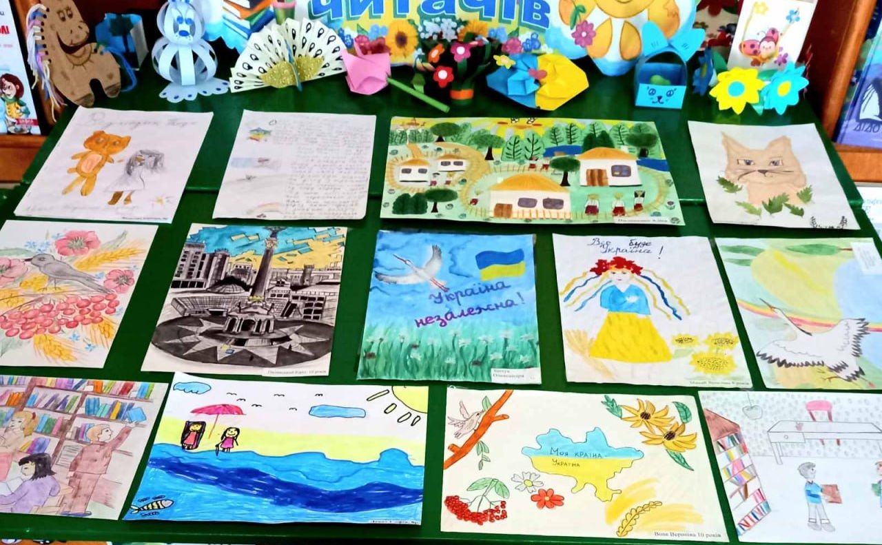 У Решетилівській ЦМБ діє виставка юних талантів