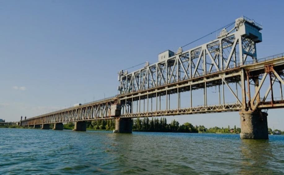 На вихідних повністю перекриють Крюківський міст
