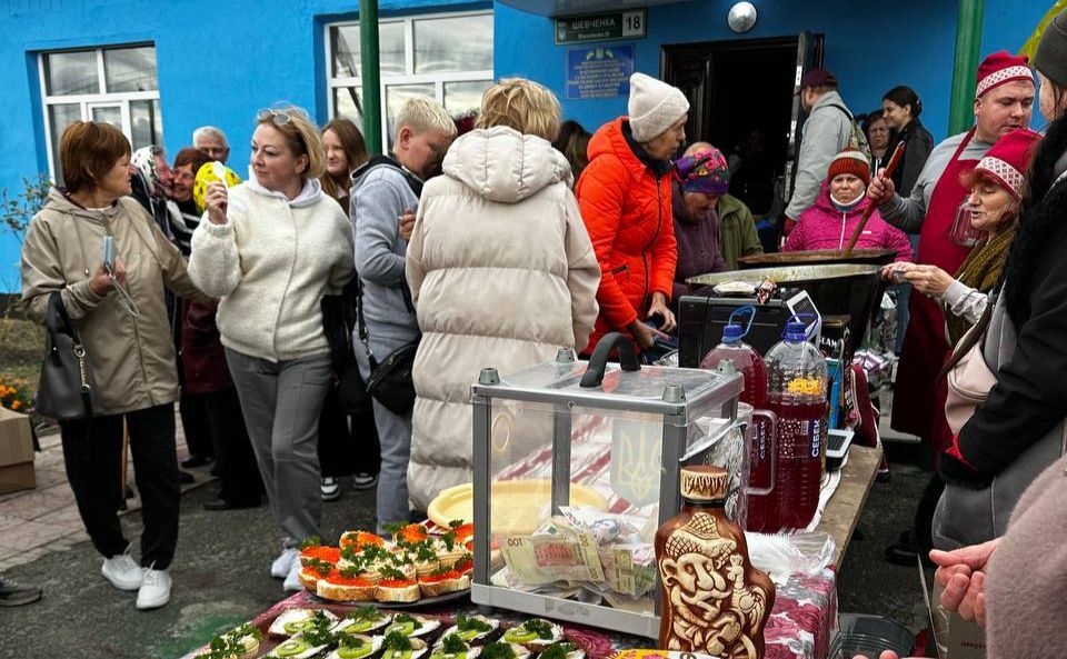 У Пасічниках на ярмарку зібрали понад 42 тисячі гривень на ЗСУ