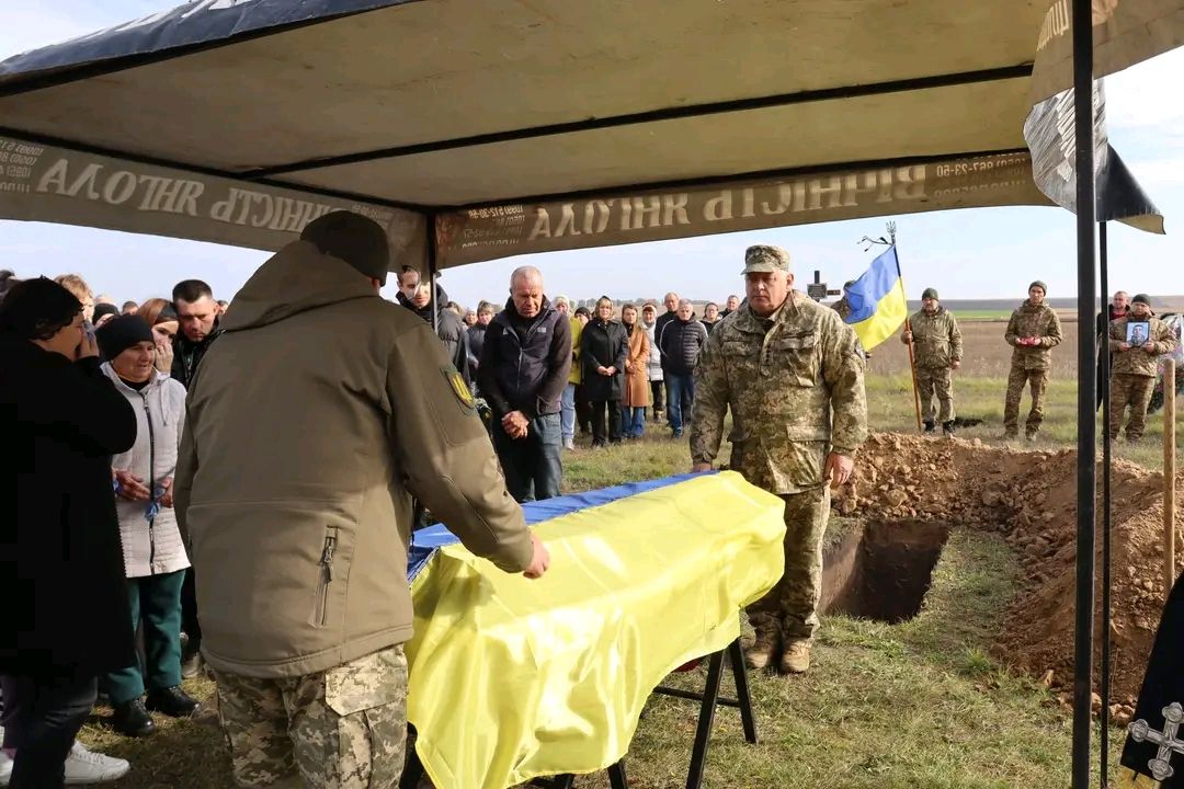 Решетилівська громада попрощалася із загиблим захисником Владиславом Бабаніним
