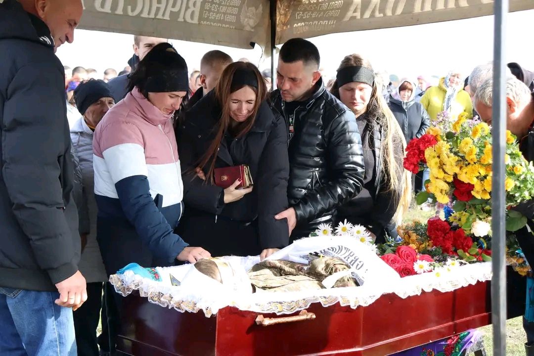 Решетилівська громада попрощалася із загиблим захисником Владиславом Бабаніним