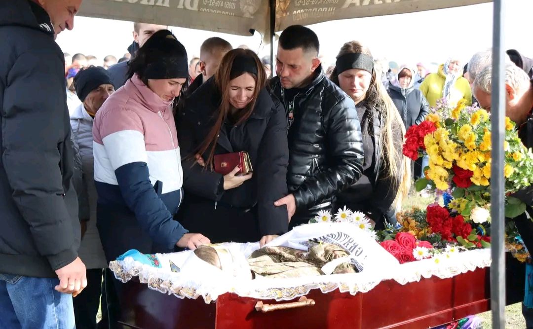 Решетилівська громада попрощалася із загиблим захисником Владиславом Бабаніним