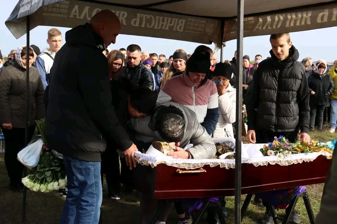 Решетилівська громада попрощалася із загиблим захисником Владиславом Бабаніним