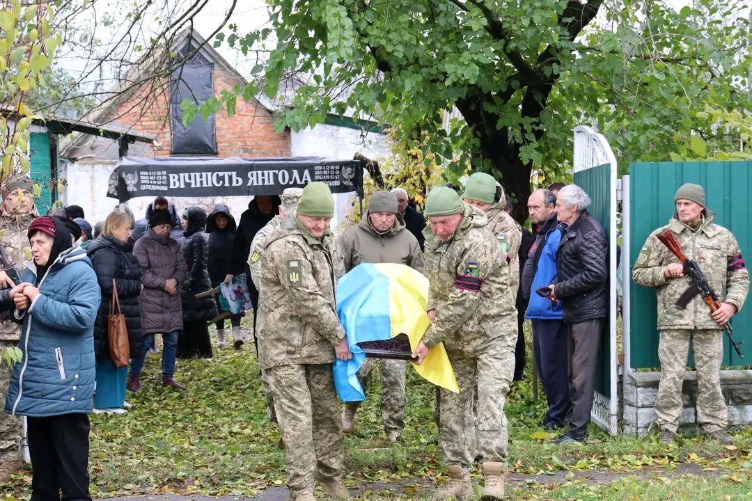 У Решетилівці попрощалися із захисником Павлом Пімочкіним
