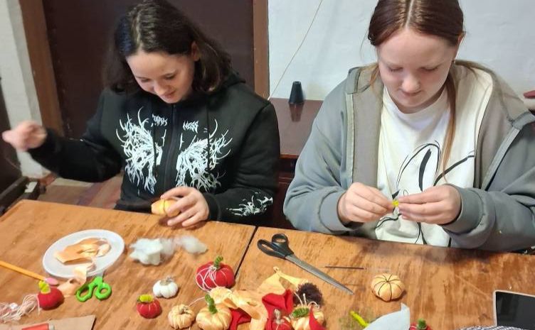 Миколаївські дітлахи відвідали майстерклас із рукоділля