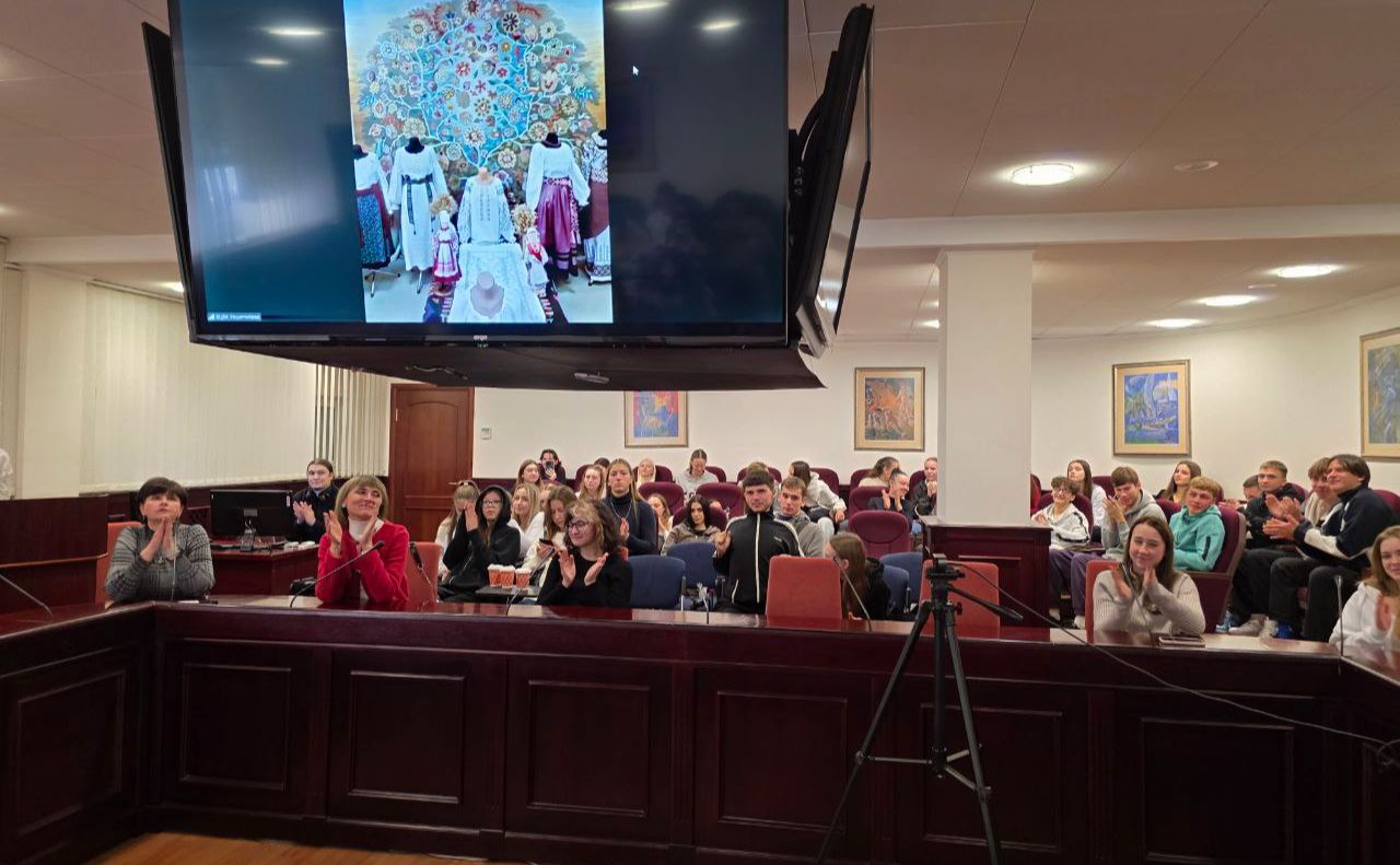 Митці ВЦВК продовжують популяризувати вишивку і килимарство на всеукраїнському рівні