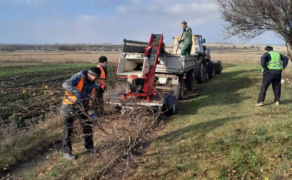 Покровські комунальники продовжують чепурити громаду