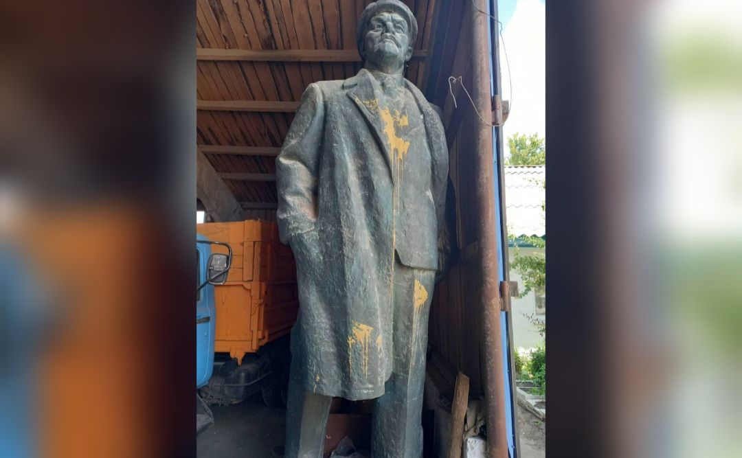 У Великій Багачці продають… Леніна