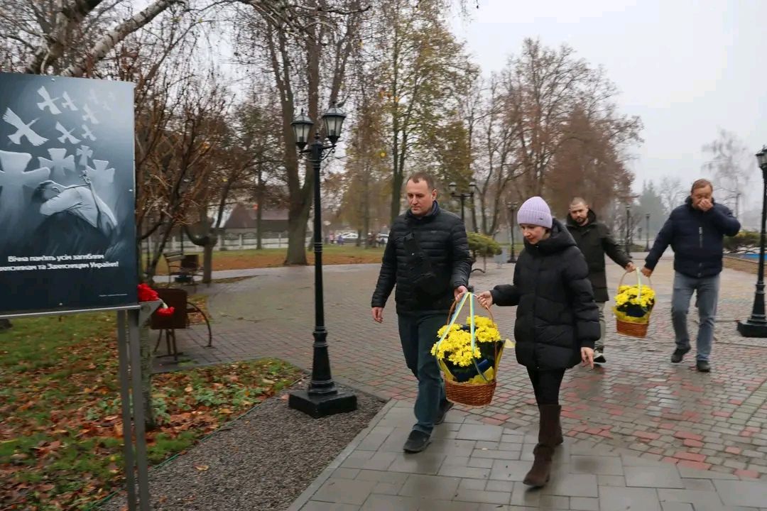 Керівництво Решетилівської громади вшанувало Героїв до Дня Гідності та Свободи