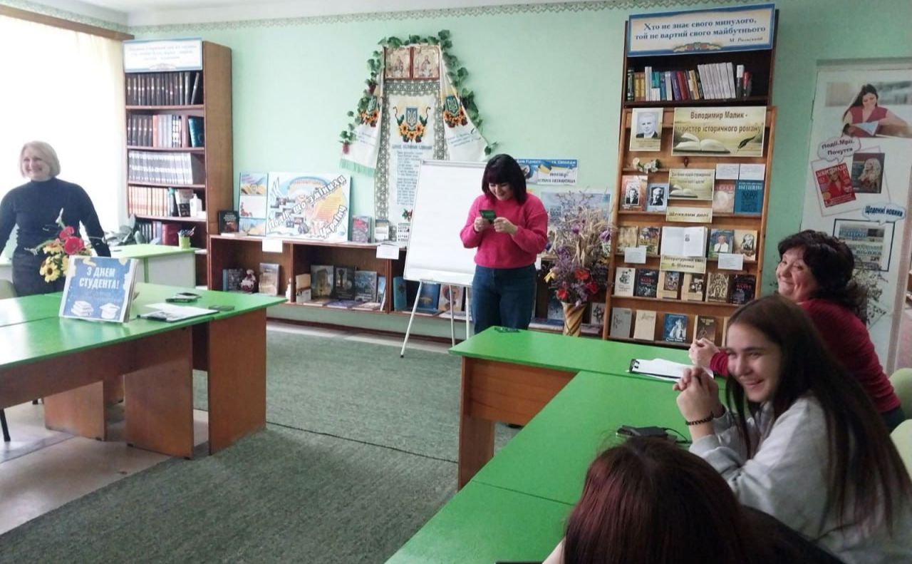 У Решетилівській ЦМБ організували інтелектуально-розважальну гру для учнів аграрного ліцею
