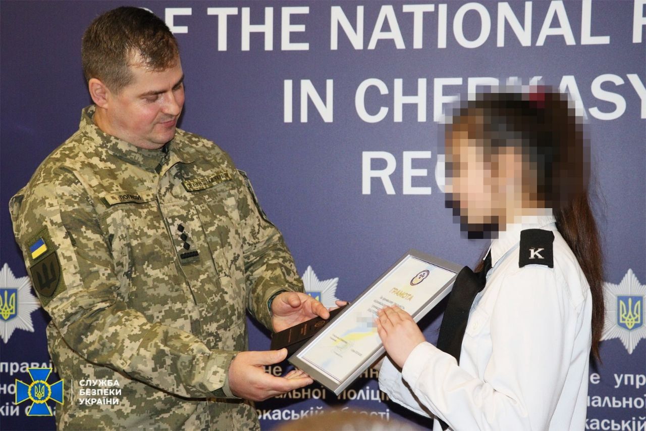 «„Спали“ ФСБшника»: СБУ і Нацполіція нагородили підлітків, які викрили плани ворога